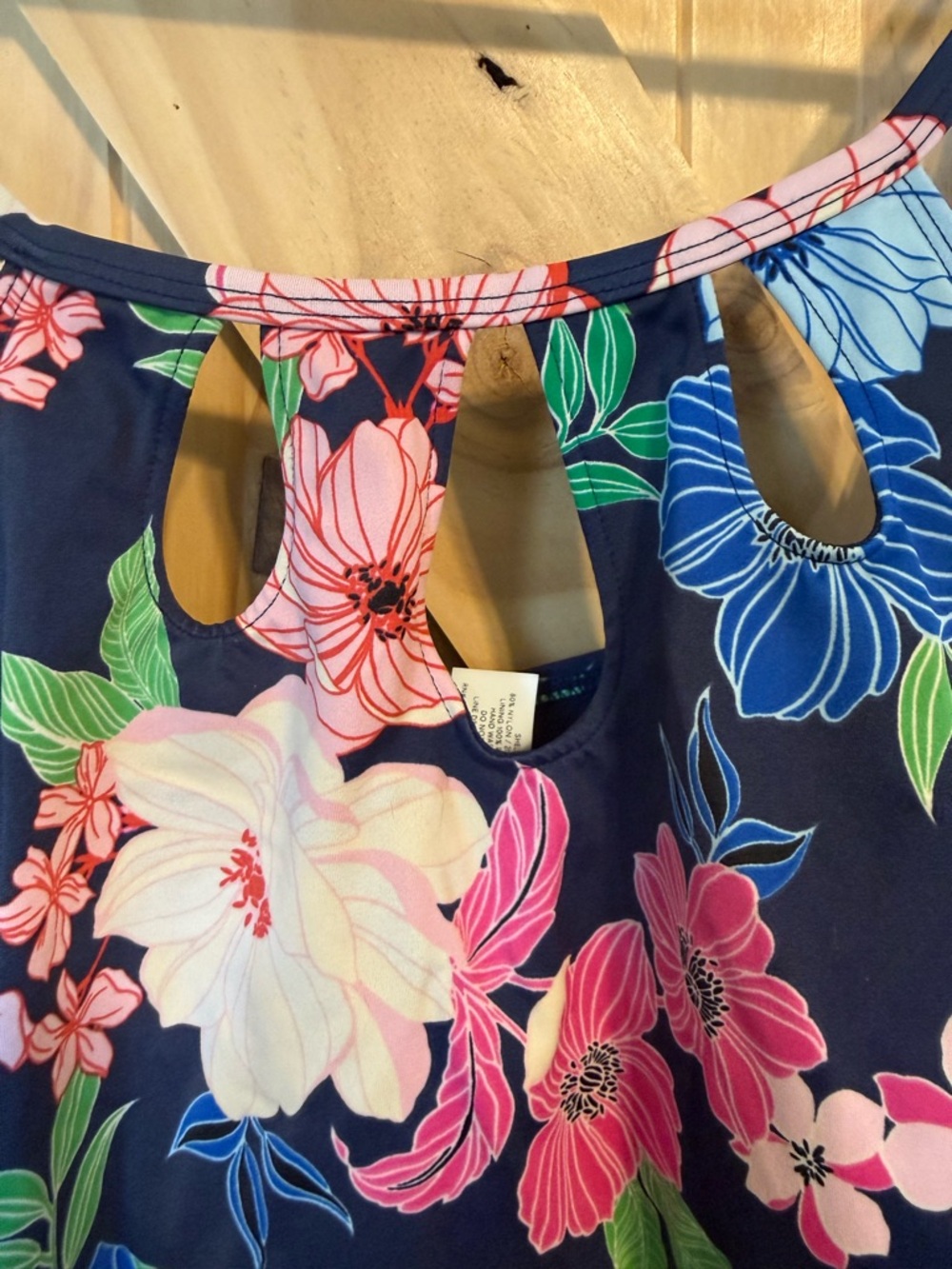 ⭐️Liz Claiborne Navy Floral Tankini Halter One-Piece - Picture 2 of 9